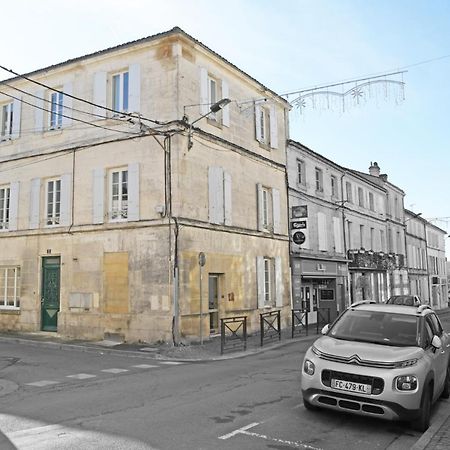 T3 De Charme Situe En Hyper Centre Avec Wifi, Linge, Draps, Savons Et Serviettes Fournis Cognac Luaran gambar