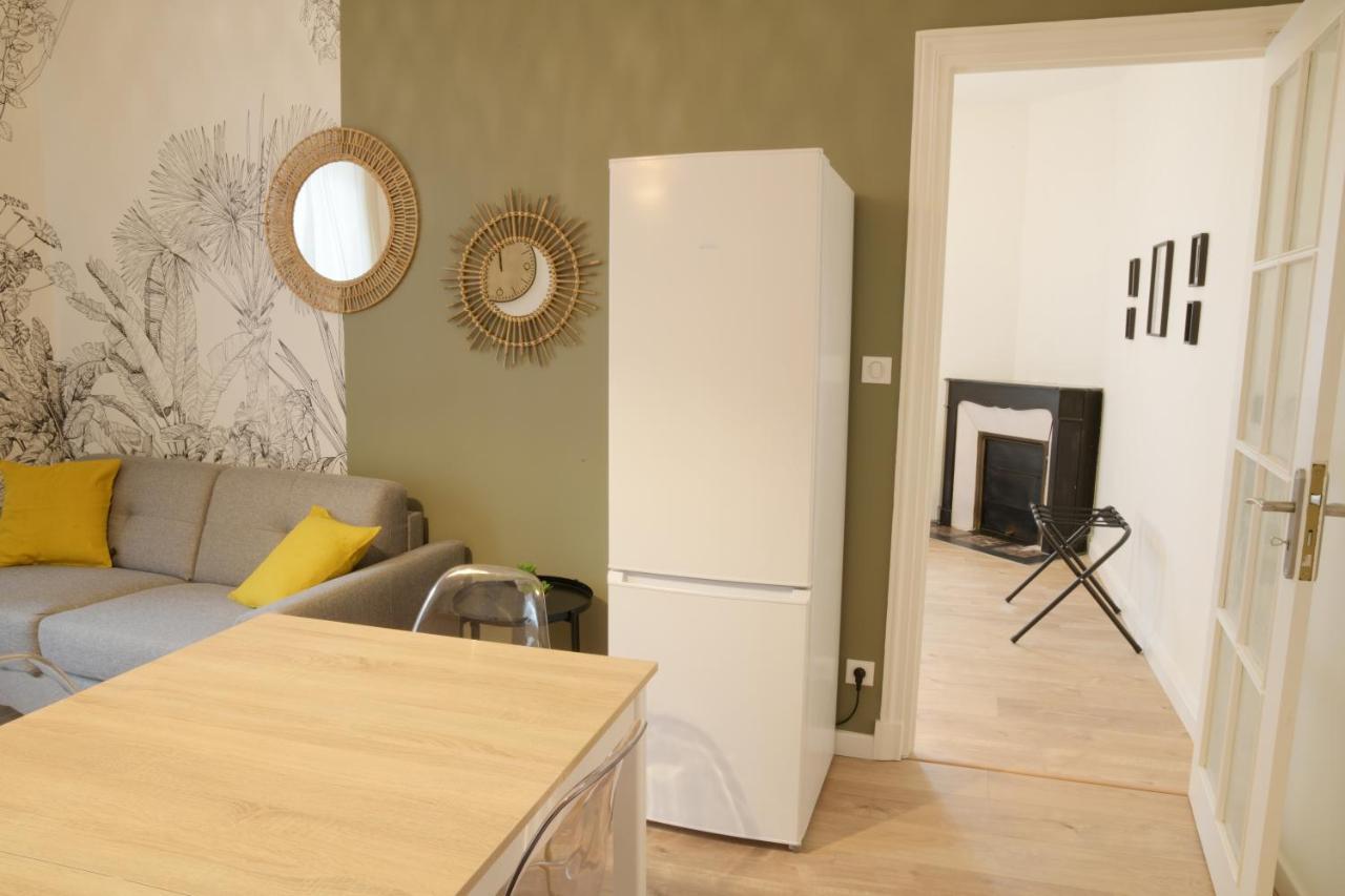 T3 De Charme Situe En Hyper Centre Avec Wifi, Linge, Draps, Savons Et Serviettes Fournis Cognac Bilik gambar