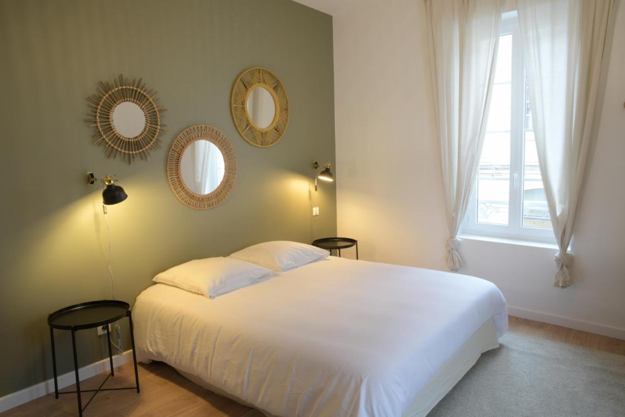 T3 De Charme Situe En Hyper Centre Avec Wifi, Linge, Draps, Savons Et Serviettes Fournis Cognac Luaran gambar